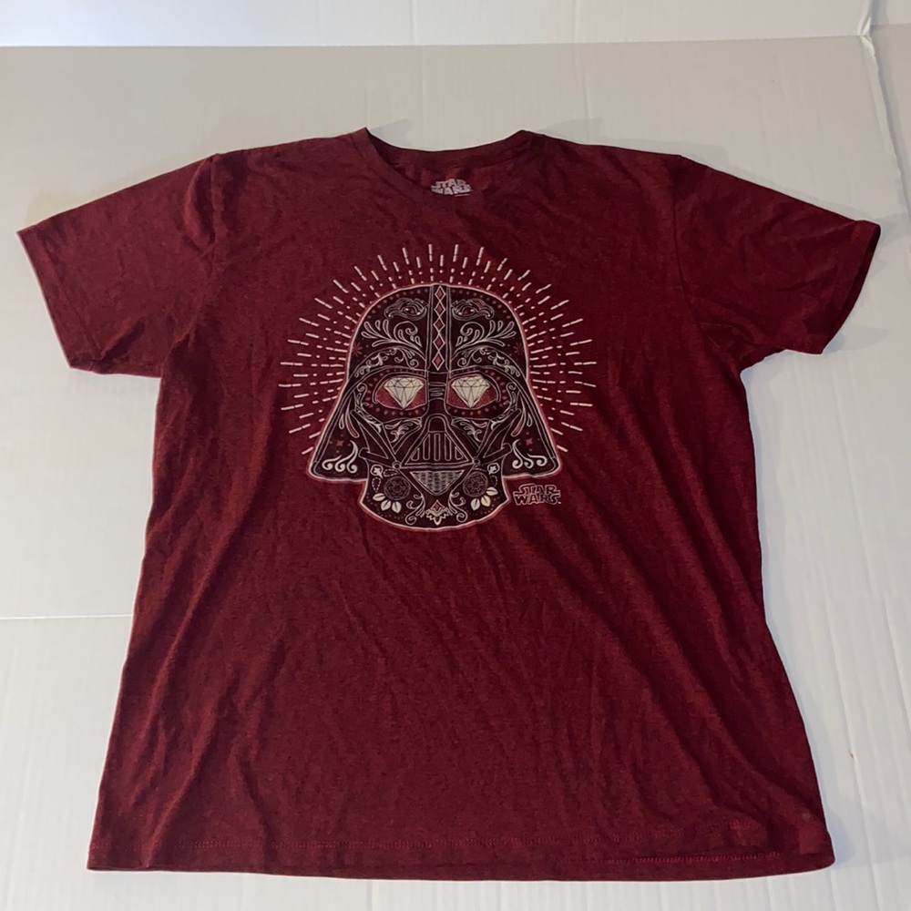 Fifth Sun Star Wars Darth Vader Aura Graphic Large Maroon Short Sleeve Tee Shirt